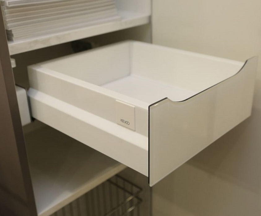 Высокий шкаф-пенал с корзиной Keuco Royal Reflex 34031 220001 350x1670x335 мм 1 дверь петли слева корпус глянецевый фасад стекло магнолия