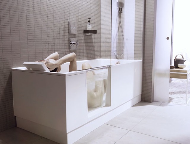 Ванна Duravit Shower + Bath 700404000000000 1700 х 750 прозрачное стекло, со смонтированной дверцей, с ножками, угловая, белая