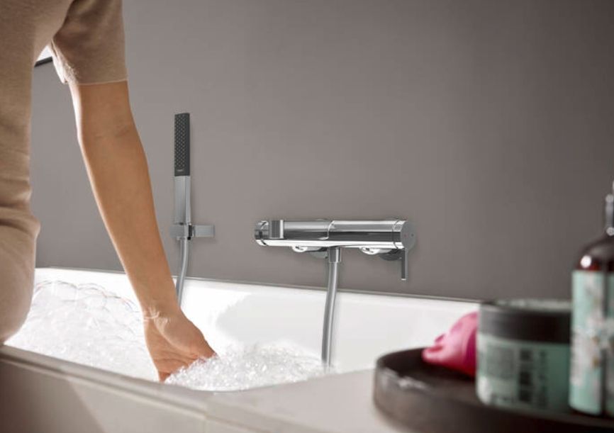 Смеситель для ванны однорычажный Hansgrohe Finoris 76420000 внешнего монтажа, цвет Хром