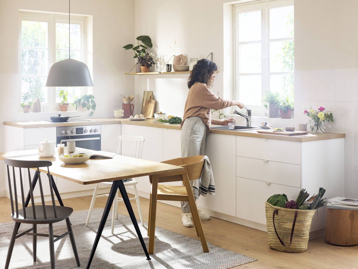 Смеситель однорычажный для кухни с вытяжным душем HANSGROHE ZESIS M33 2 JET 74800000 150 мм, хром