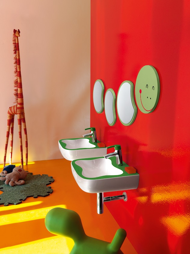 Зеркало  детское  Laufen  Florakids   4.6161.2.003.472.1 в форме тела  гусеницы, зеленое,  328х21х375 мм  (для комплектации с  декор. элементом «голова гусеницы»)