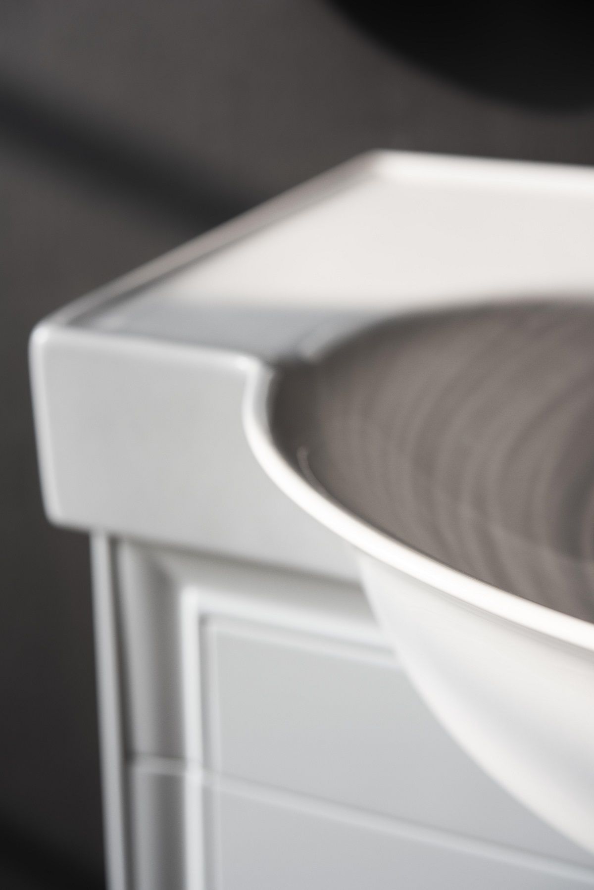 Раковина накладная  Laufen  The New Classic  8.1385.3.400.104.1 60 см, SaphirKeramik, белая, с покрытием LCC