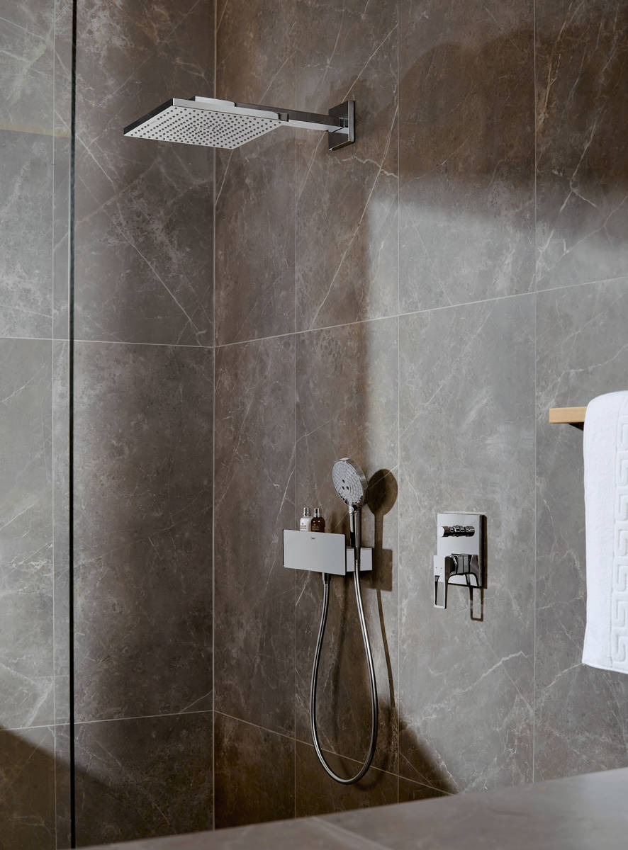 Верхний душ с деражтелем Hansgrohe Raindance E 26238000 Хром