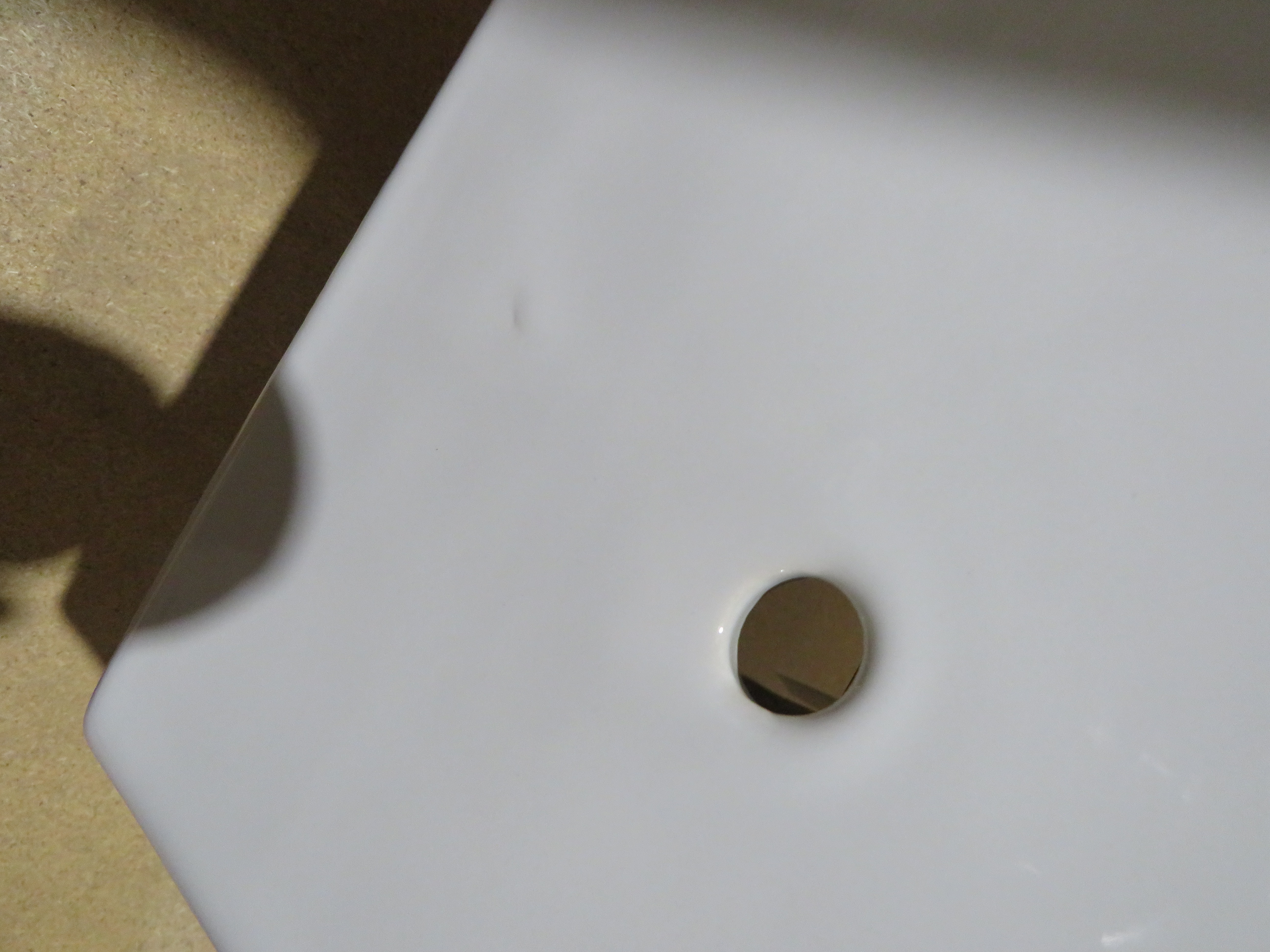 УЦЕНКА. Унитаз подвесной безободковый GSI MODO  981611_УЦ/11   520 мм х 370 мм, белый глянцевый / Дефект: небольшая неровность 