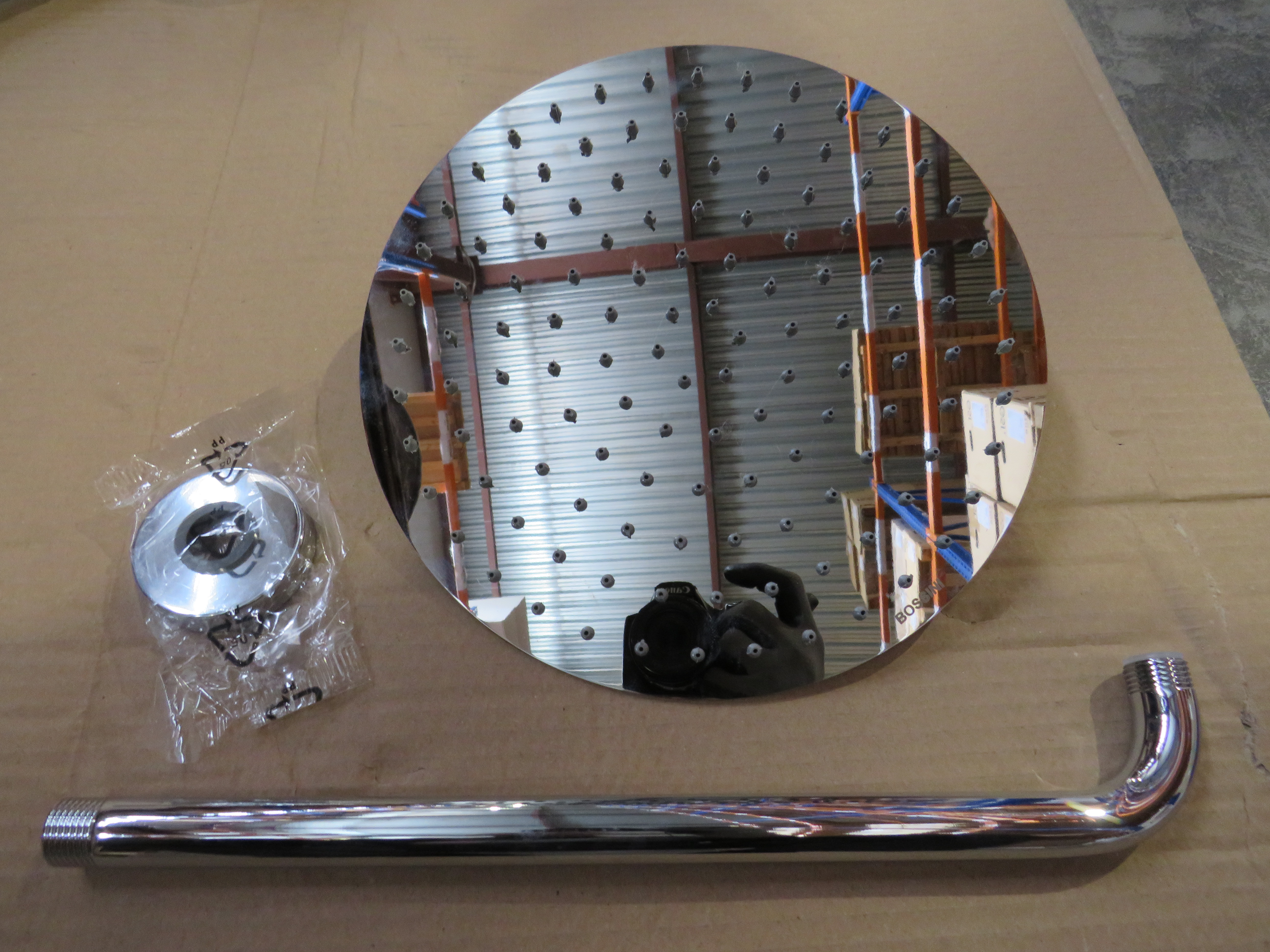 УЦЕНКА. Верхний душ Bossini Twiggi   H19581H.030 в_УЦ     Хром с кронштейном /Товар с выставки. Мелкие царапинки. Состояние отличное.