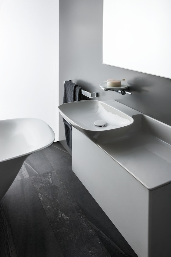 Отдельностоящая  ванна  Laufen   Ino  2.3030.2.000.000.1,  180х80 см, из материала  Sentec, овальная с подголовником, белая матовая