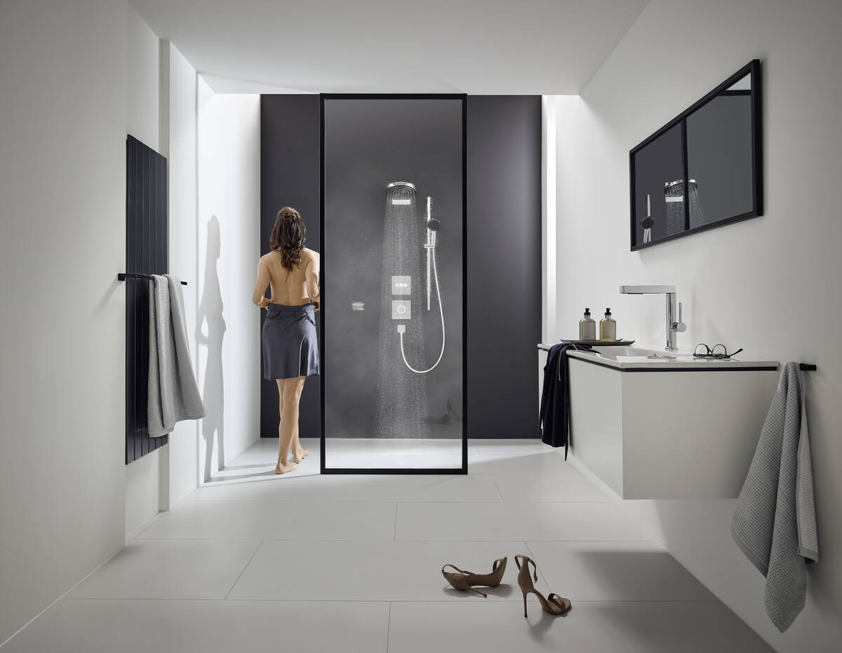 Душевая штанга Hansgrohe Pulsify Unica 24401000 900 мм, c кнопочным слайдером и шлангом, хром