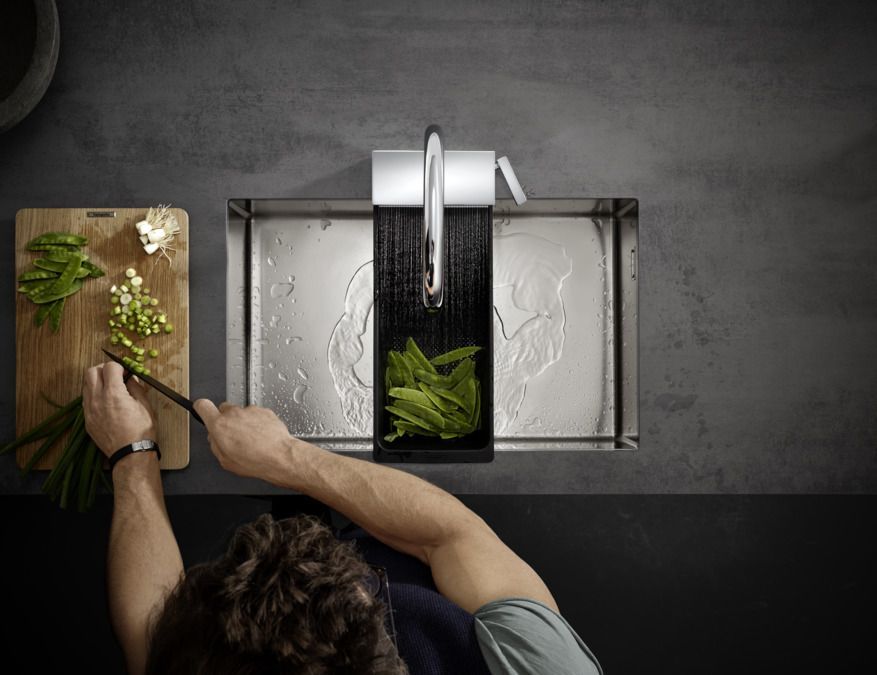 Кухонный смеситель с вытяжным душем Hansgrohe Aquno Select M81 73837000 хром