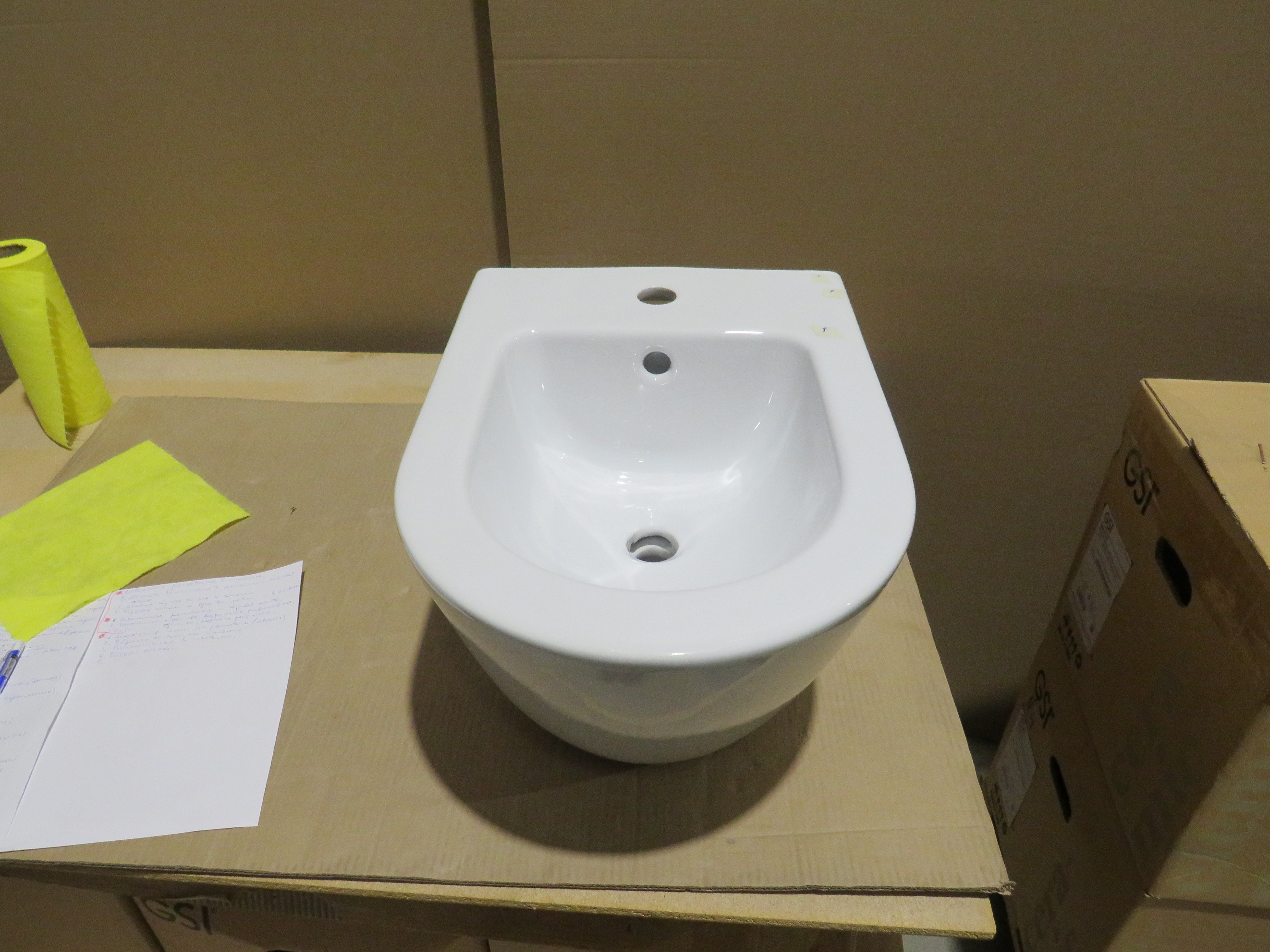 УЦЕНКА. Биде подвесное GSI PURA   8864111_УЦ/5     500 мм х 360 мм, с отверстием под смеситель, с переливом, без крепежа FISR2, белый глянцевый /Дефект: черные точки в эмали.