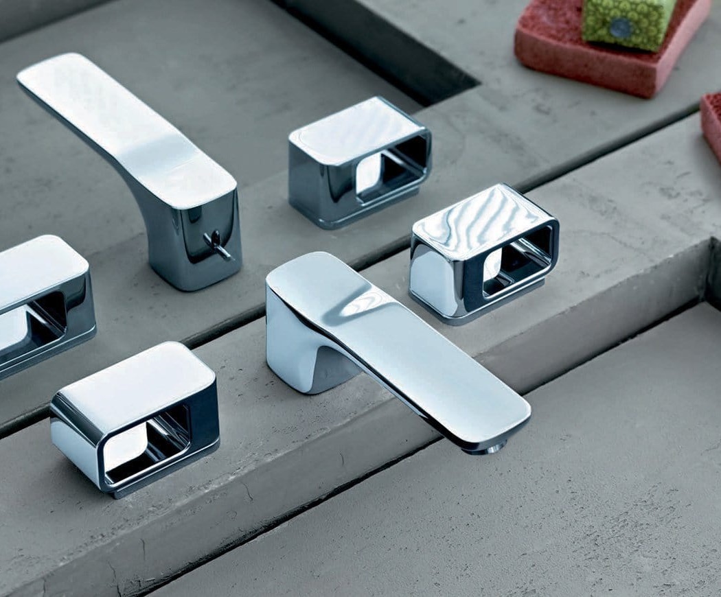 Смеситель для раковины AXOR Urquiola 11041000 на 3 отверстия, со сливным гарнитуром хром