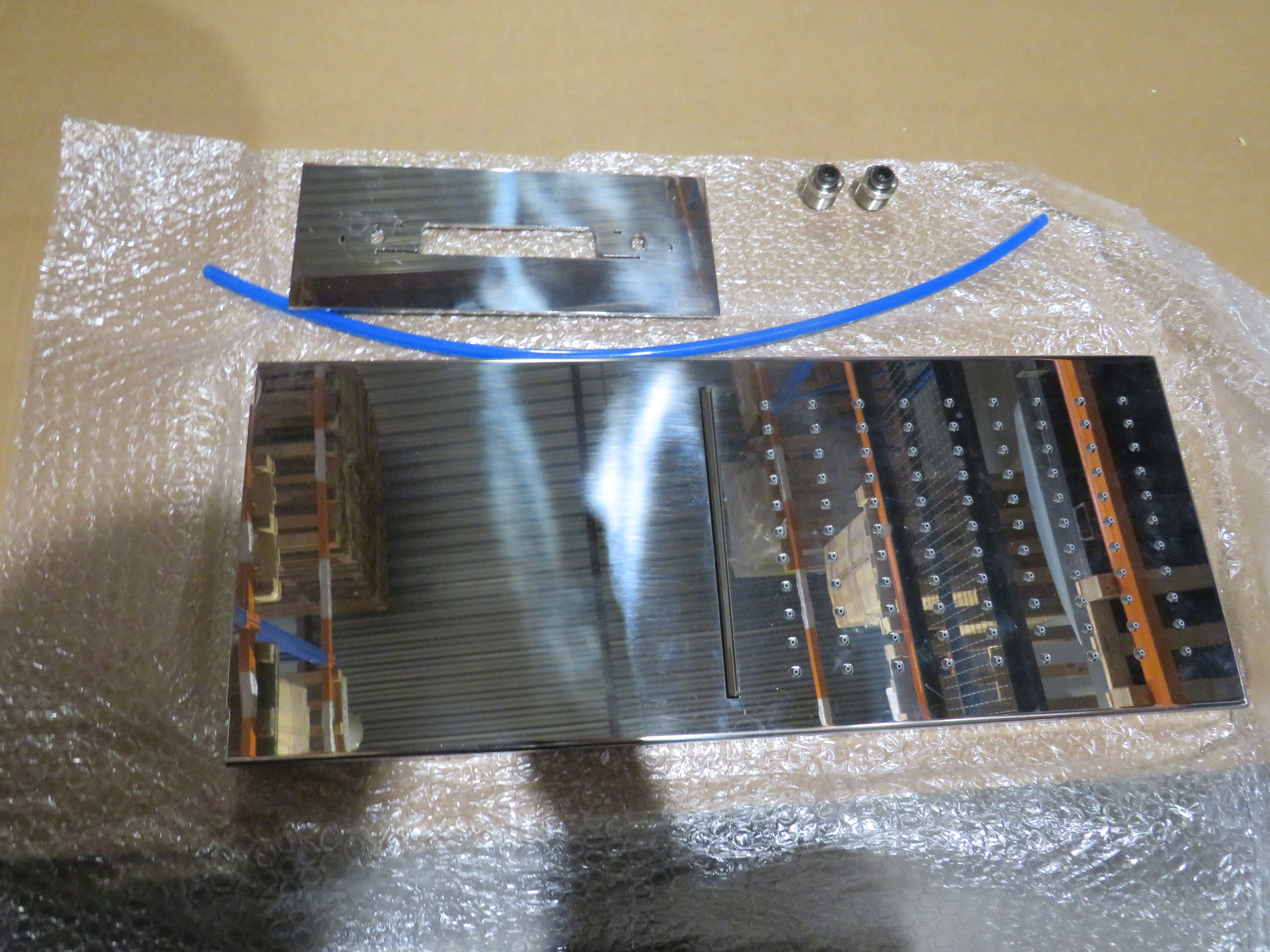 УЦЕНКА. Душевая панель Bossini Manhattan I00570.030_УЦ   Хром /Товар с выставки. Мелкие царапины, нет крепежных болтов.