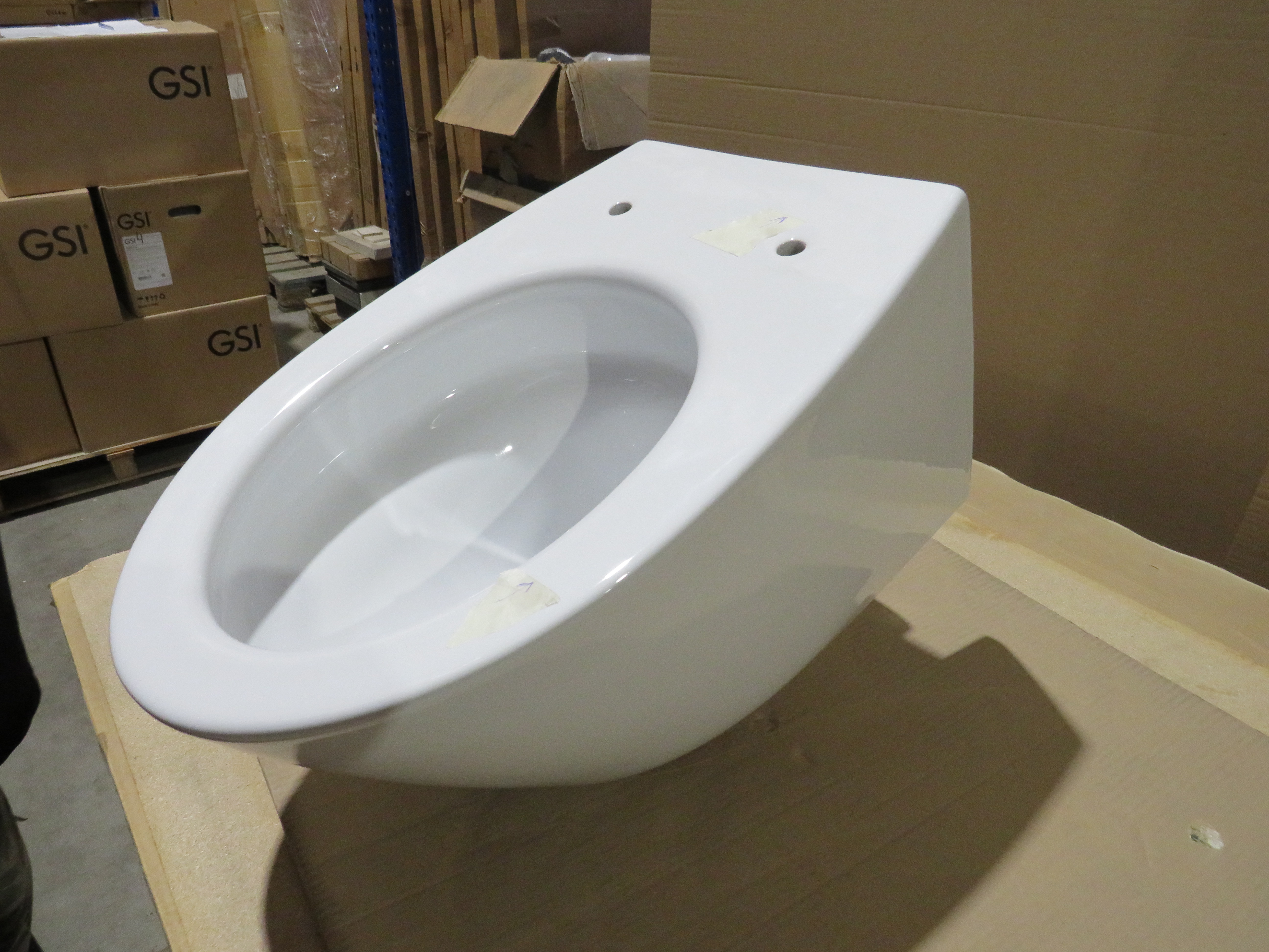 УЦЕНКА. Унитаз подвесной безободковый GSI MODO  981611_УЦ/15   520 мм х 370 мм, белый глянцевый / Дефект:  Уколы в эмали.