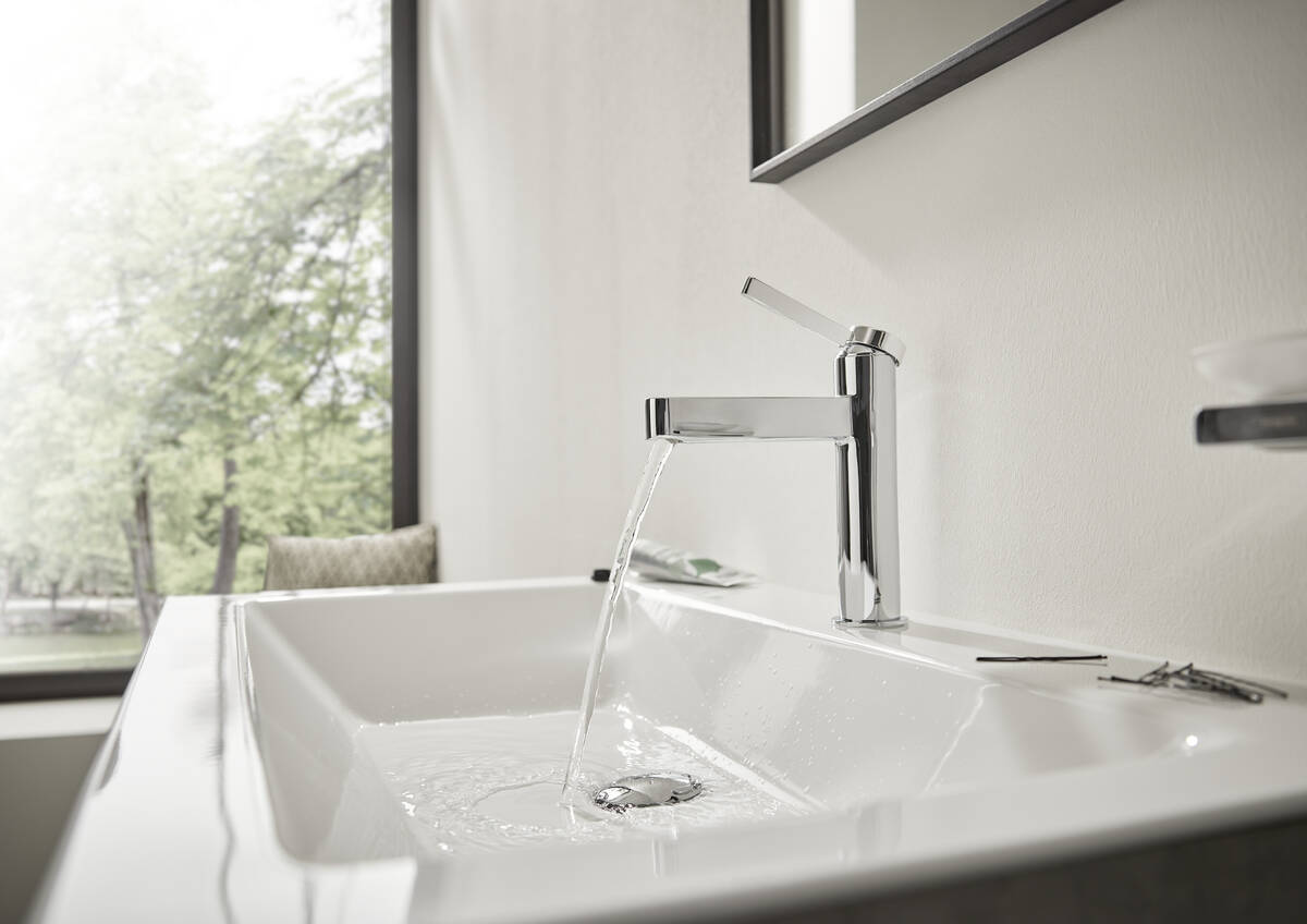 Смеситель для раковины HANSGROHE Finoris 76023000 110 мм, со сливным клапаном Push-Open, хром