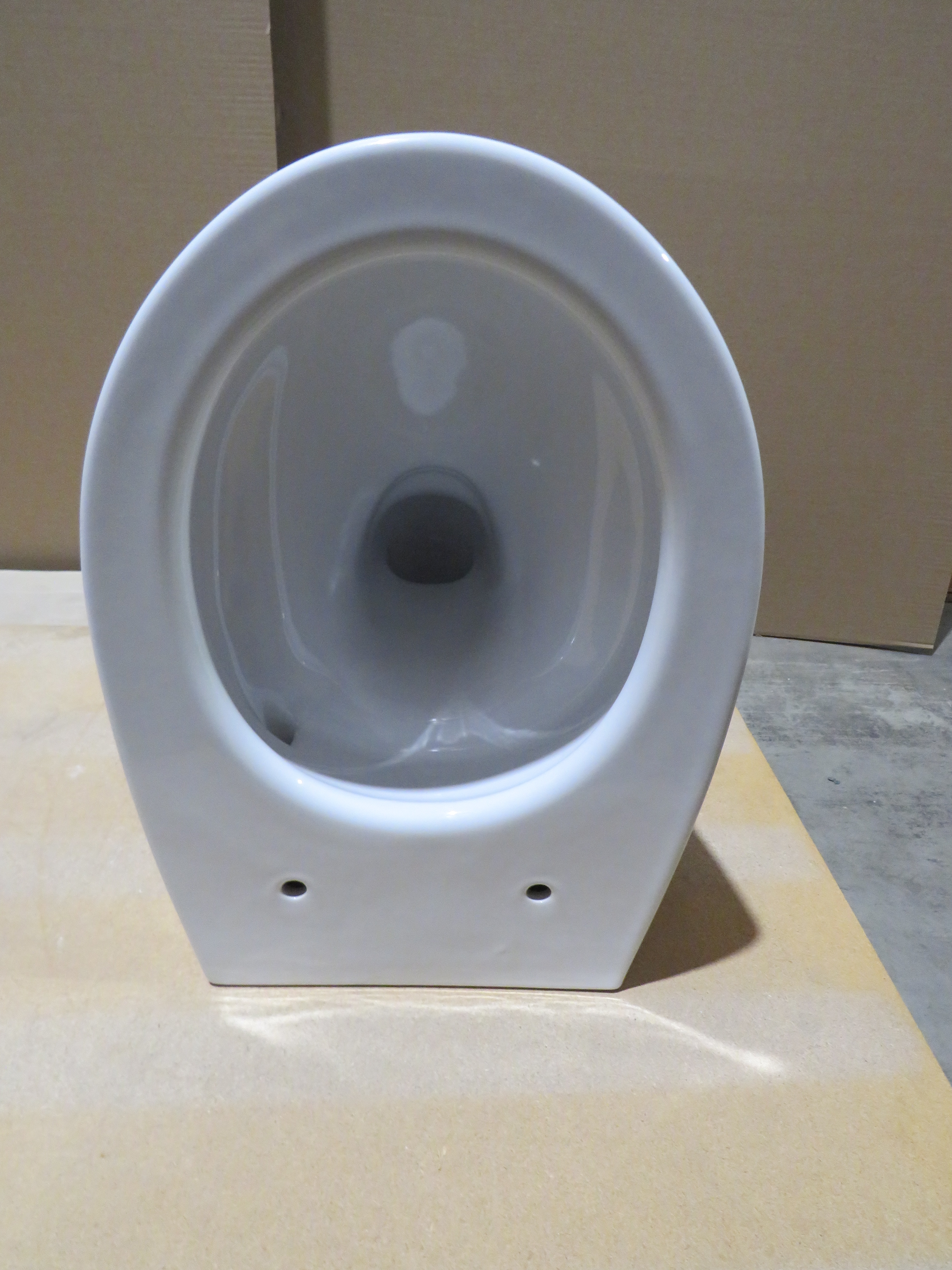 УЦЕНКА. Унитаз подвесной безободковый GSI MODO  981611_УЦ/11   520 мм х 370 мм, белый глянцевый / Дефект: небольшая неровность 