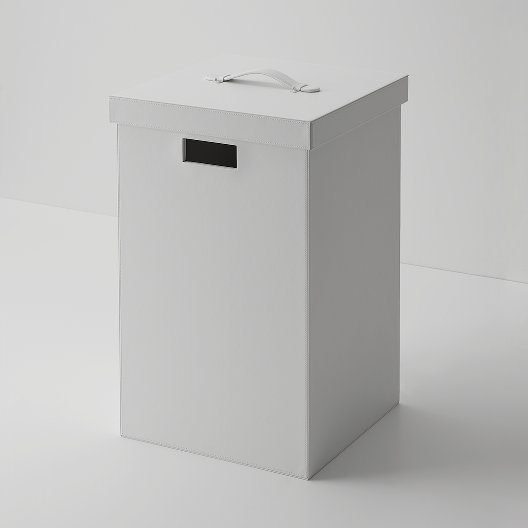 Корзина для белья напольная, с крышкой DECOR WALTHER  Brownie WB   0924960  60,5 X 38,5 X 38,5 см, имитация кожи, цвет: черный матовый