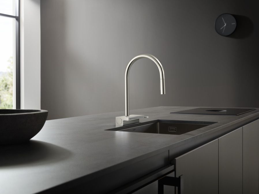Кухонный смеситель однорычажный с вытяжным душем Hansgrohe Aquno Select M81 73837800 под сталь