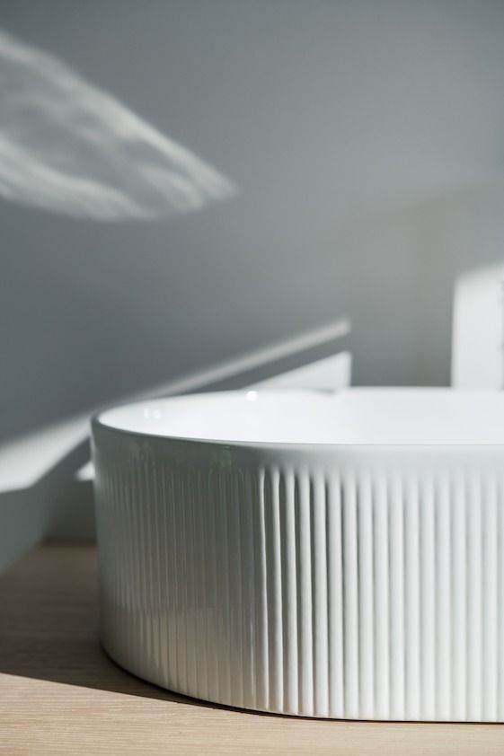 Тумба подвесная под раковину Laufen Boutique 4.0905.3.150.251.1 120 см, 1 ящик с отверстием по центру, тёмный дуб