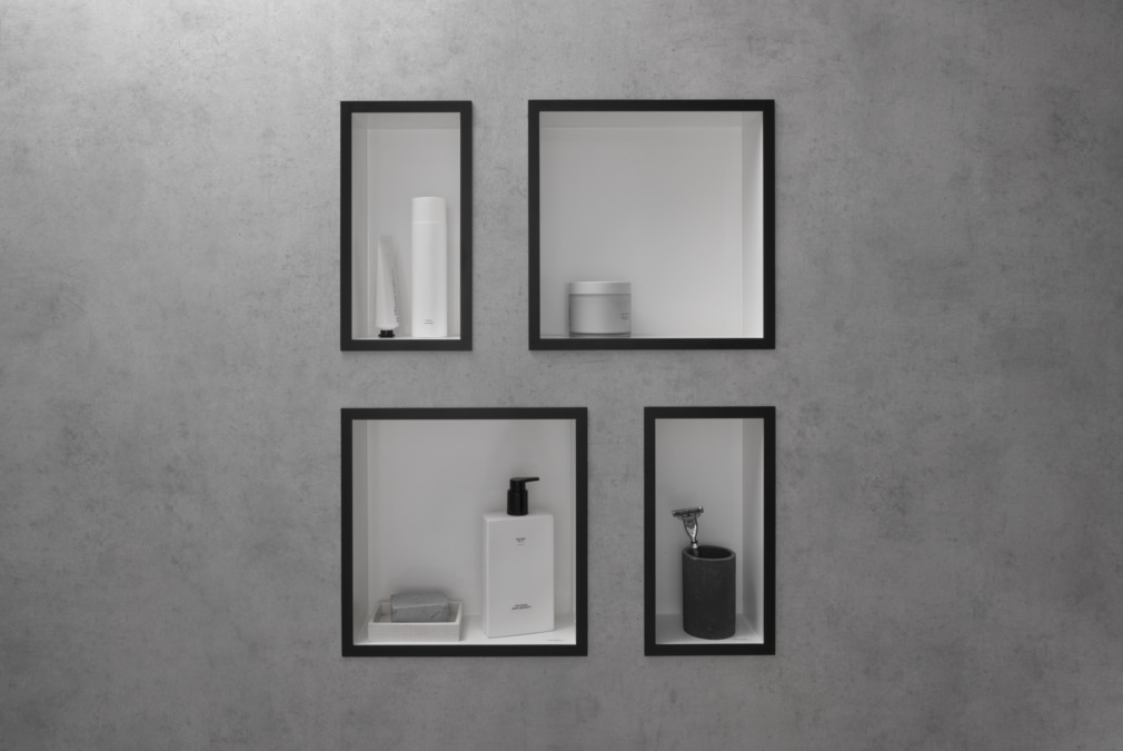 Настенный короб HANSGROHE XtraStoris Individual 56099140 с дизайнерской рамой, 300 мм х 300 мм х 100 мм, матовый белый/шлифованная бронза