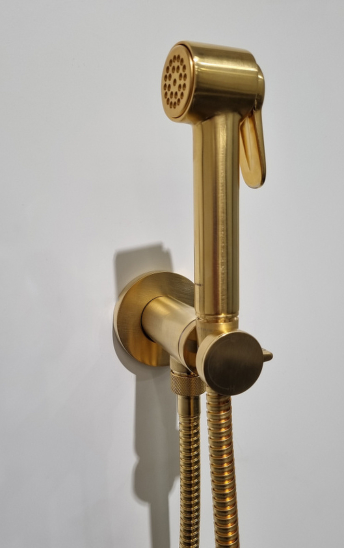 Комплект гигиенический с прогрессивным смесителем BOSSINI PALOMA BRASS E37005B.043 с лейкой и шлангом, цвет сатинированное золото