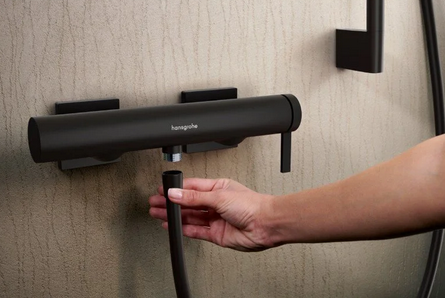 Однорычажный смеситель для душа наружного монтажа HANSGROHE Tecturis E 71764670 цвет Чёрный матовый