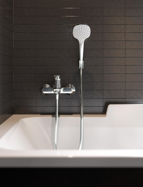Однорычажный смеситель для ванны HANSGROHE LOGIS 71400670 цвет Чёрный матовый