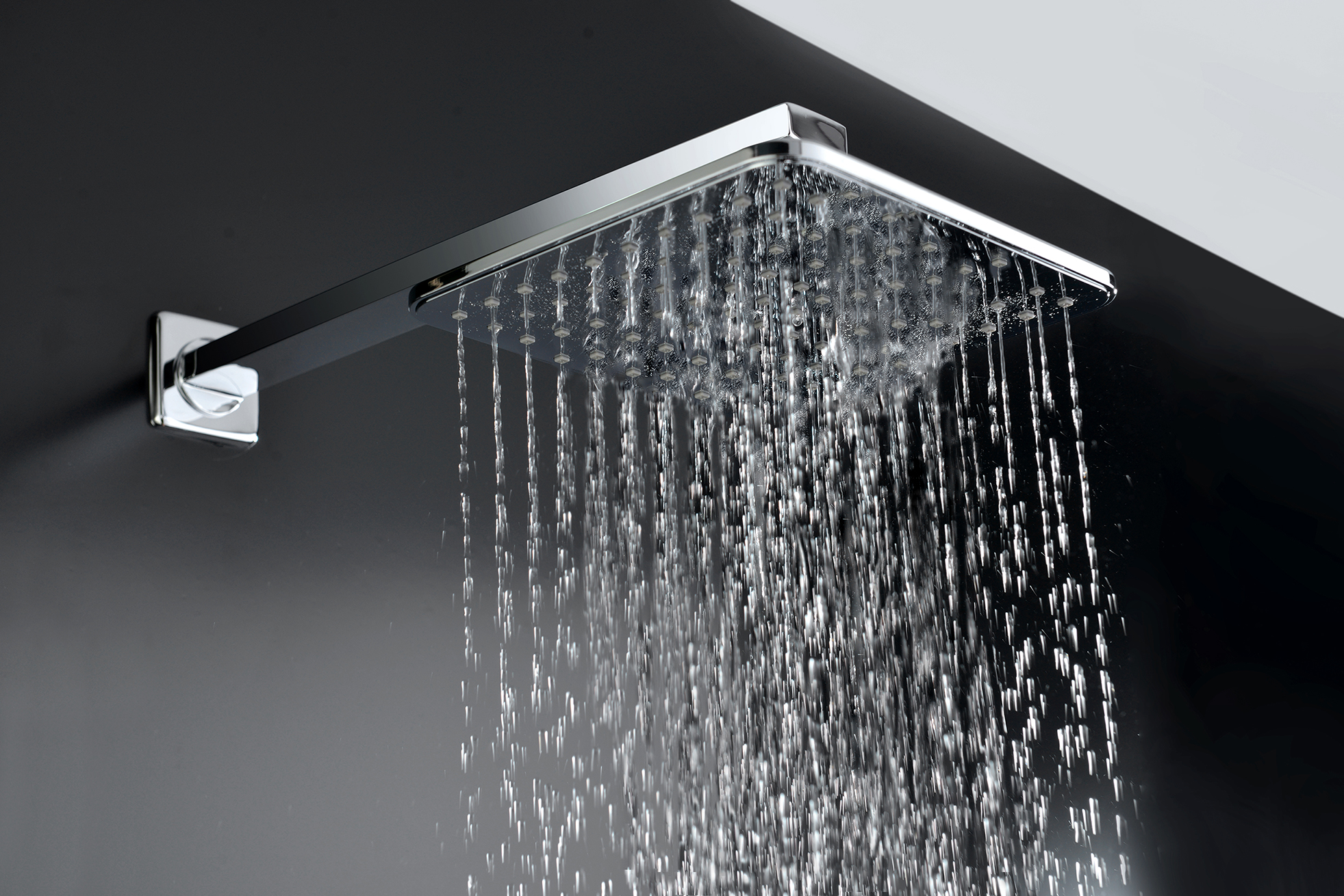 УЦЕНКА. Верхний душ Bossini Cosmo 1 режим H69598I.073_УЦ   Черный матовый/ Товар с выставки. Мелкие царапины. Состояние хорошее.