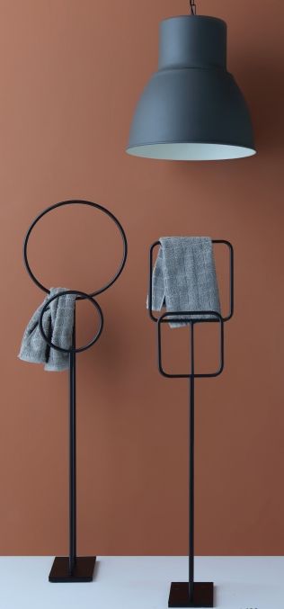 Полотенцедержатель кольцевой напольный двойной BERTOCCI MOON 147 0374 0800 1100 мм, чёрный матовый