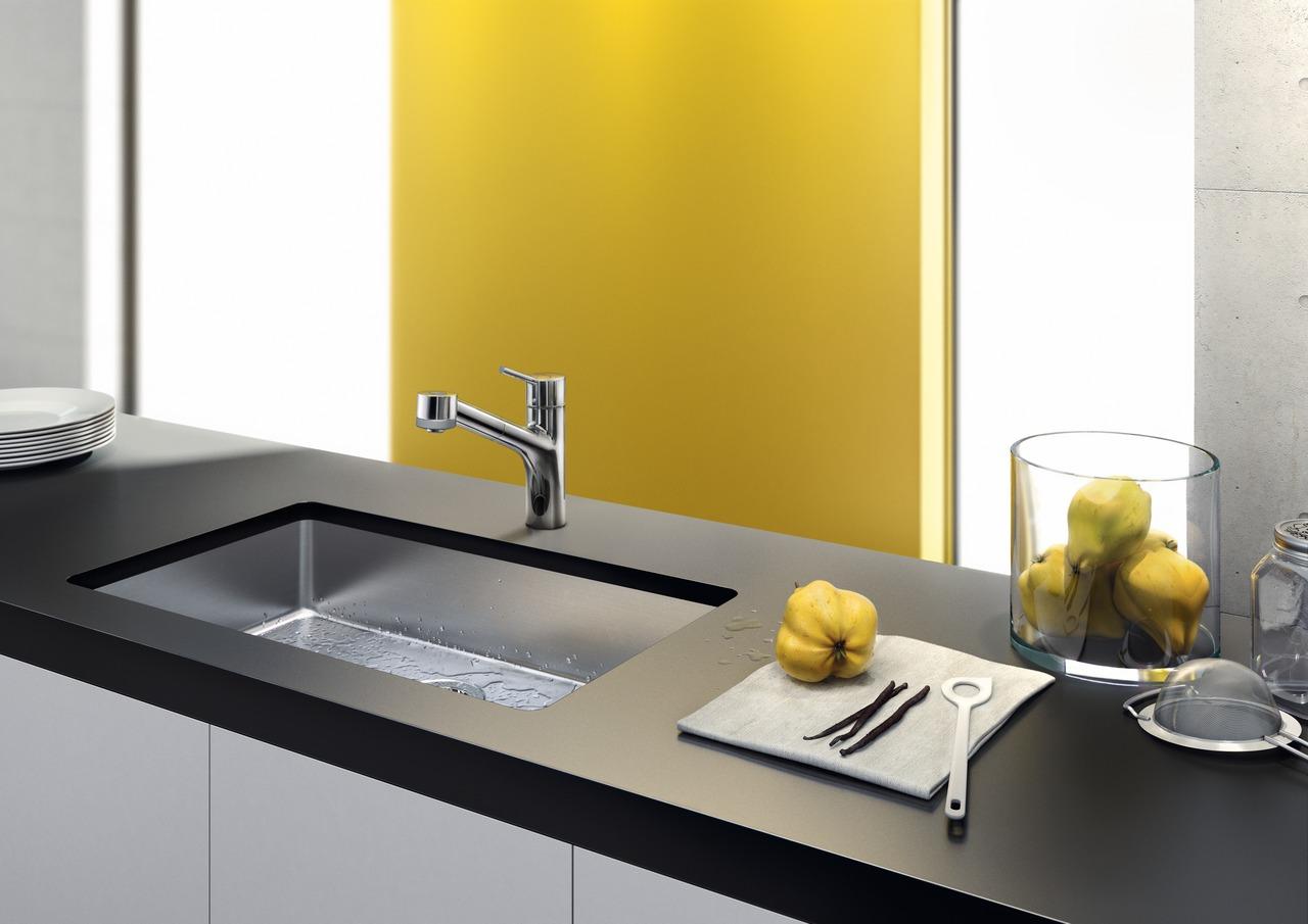 Смеситель Hansgrohe Talis S 32841000 для кухонной мойки с вытяжным душем (изделие снято с производства)