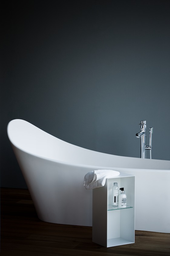 Свободностоящая  ванна  Laufen  Palomba  2.4580.2.000.000.1, овальная, 180 х 72(89)см, из материала  Sentec,  с подъемным механизмом, белая