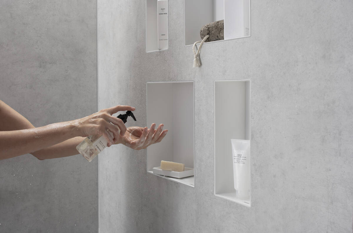 Настенный короб HANSGROHE XtraStoris Original 56057800 с интегрированной рамой 300 мм х 150 мм х 100 мм, полированная сталь