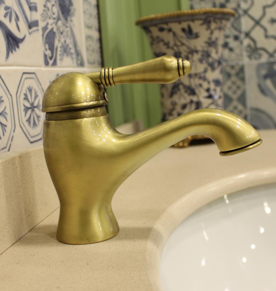 Смеситель для раковины однорычажный NICOLAZZI MONOCOMANDO CLASSICO 3402BZ75 138 мм, бронза