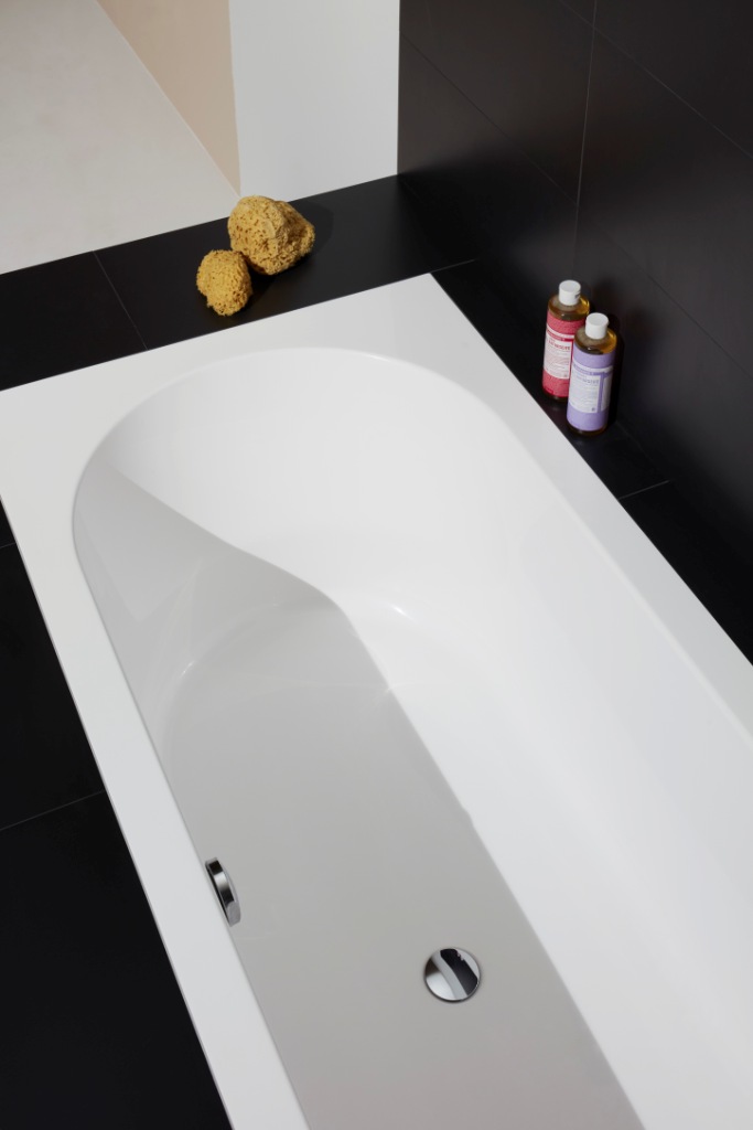 Встраиваемая  ванна прямоугольная  Laufen  Pro  2.4295.0.000.000.1  1700х750 мм,   из материала   Marbond, с ножками, без рамы, белая