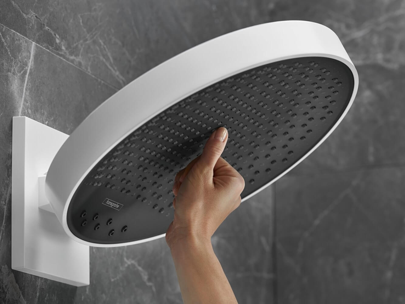 Верхний душ Hansgrohe Rainfinity 250 3jet 26233000 EcoSmart с настенным кронштейном, хром