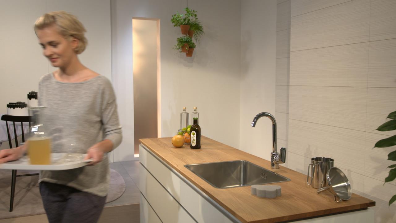 Смеситель Hansgrohe Logis 71835000 для кухонной мойки