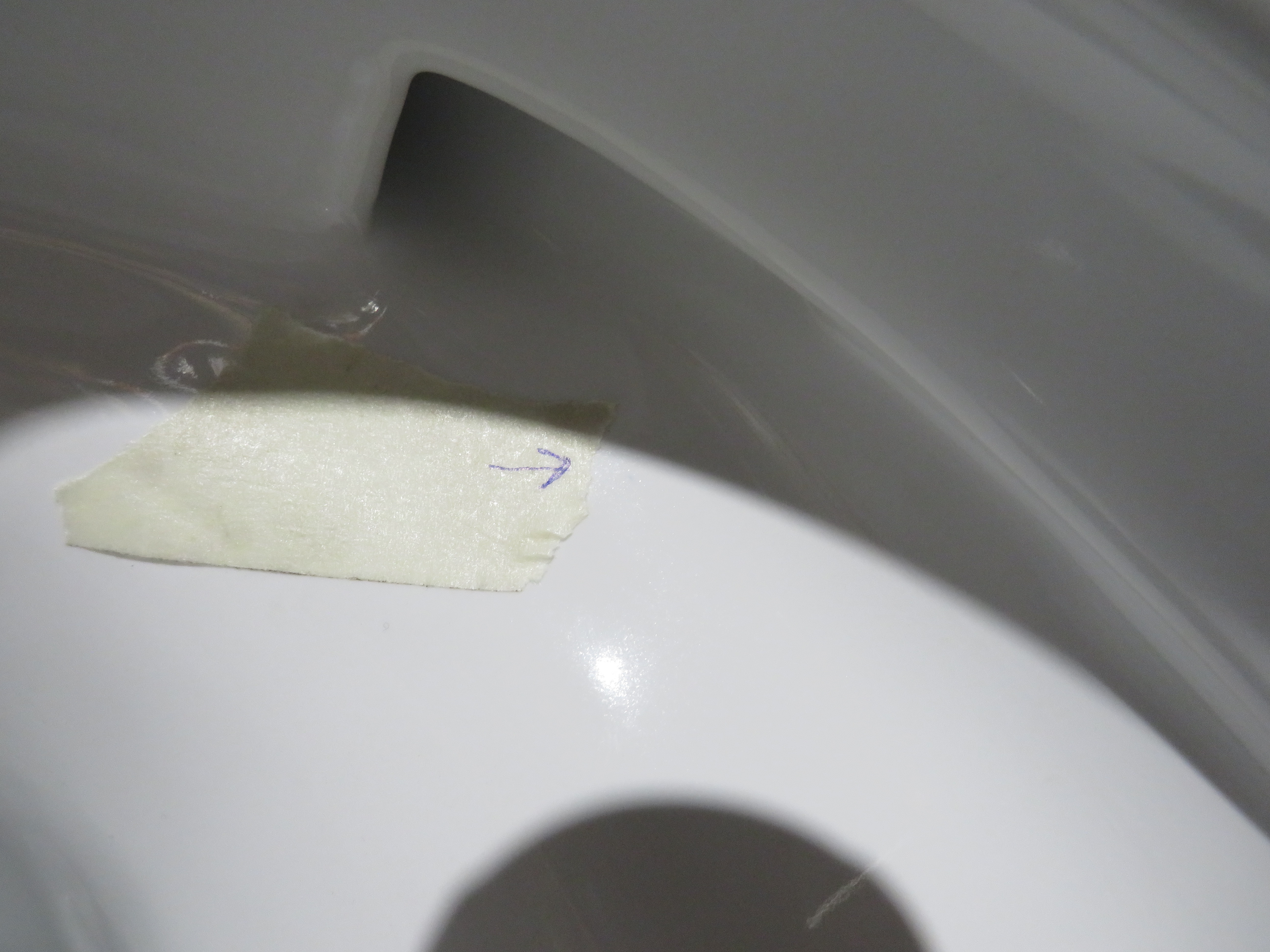 УЦЕНКА. Унитаз подвесной безободковый GSI MODO  981611_УЦ/13   520 мм х 370 мм, белый глянцевый / Дефект: точки и неровность эмали