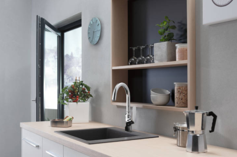 Однорычажный смеситель ля кухни HANSGROHE Focus M42 71802000 220 мм, 1 jet, цвет Хром