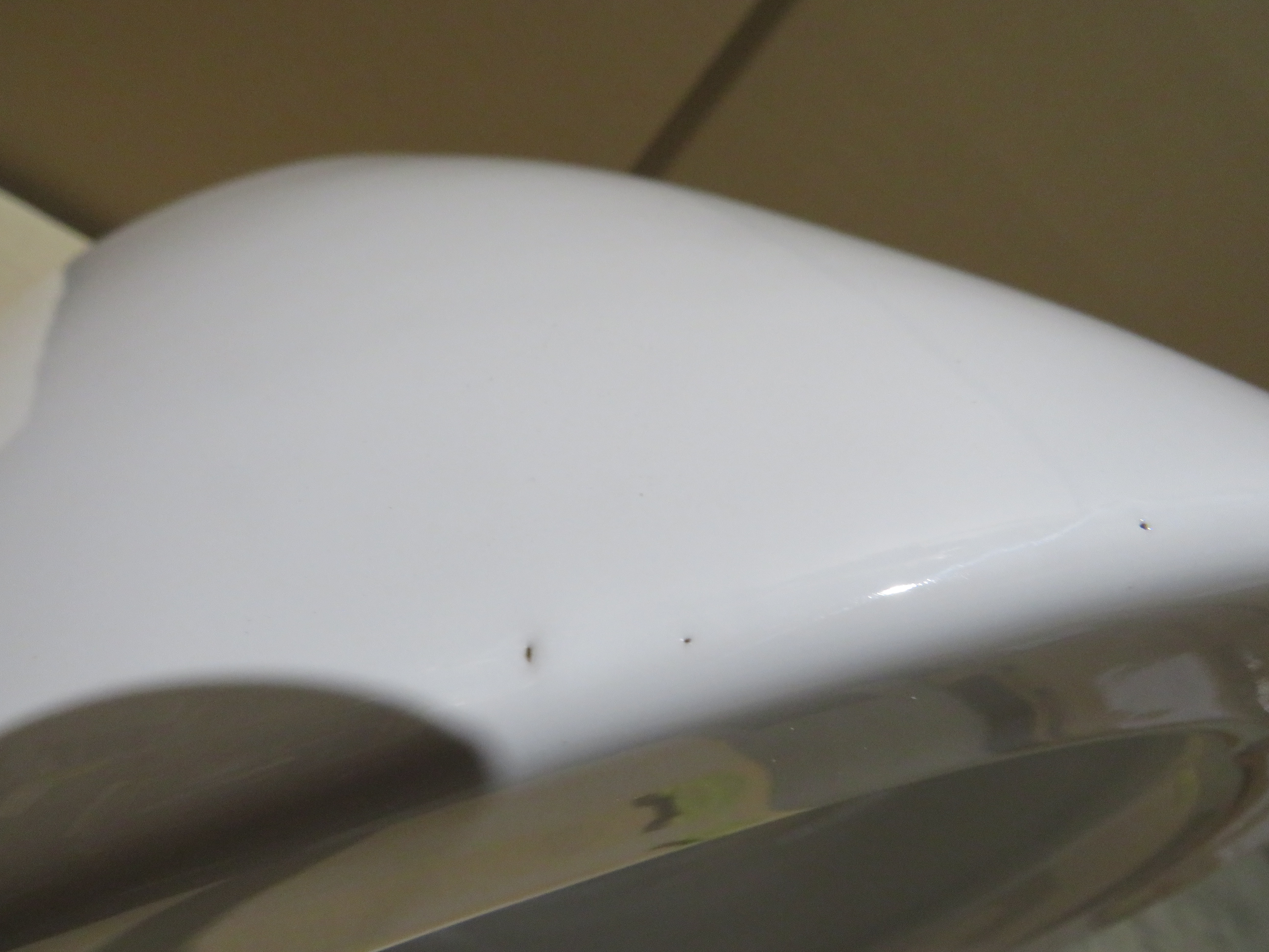 УЦЕНКА. Унитаз подвесной безободковый GSI MODO  981611_УЦ/10   520 мм х 370 мм, белый глянцевый / Дефект:  уколы в эмали