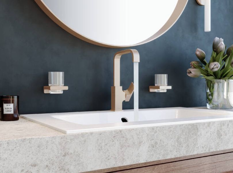 Однорычажный смеситель для раковины с поворотным изливом HANSGROHE Metropol 32511140 230 мм, с рычаговой рукояткой, с донным клапаном, цвет Шлифованная бронза