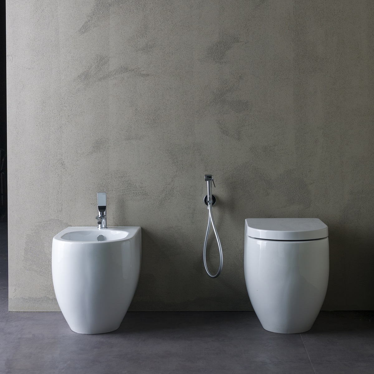 Однорычажный смеситель для биде BOSSINI Apice-R  E89601.094  169 мм, с донным клапаном, шлифованный никель