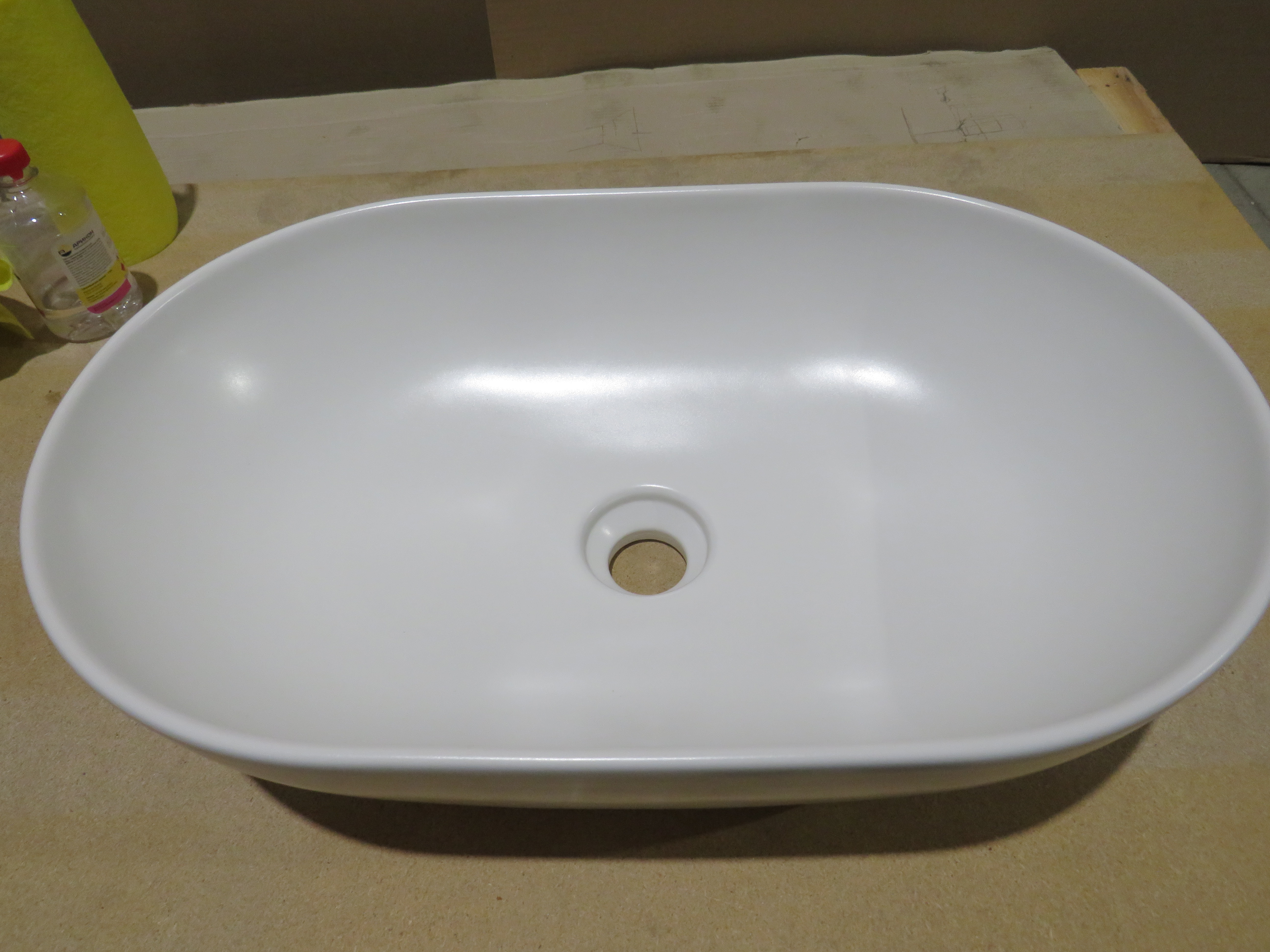 УЦЕНКА. Раковина-чаша накладная GSI PURA   883409_УЦ/2     600 мм х 370 мм, без отверстия под смеситель, без перелива, белый матовый / Дефект: 2 мелких "укола"  в эмали в чаше.