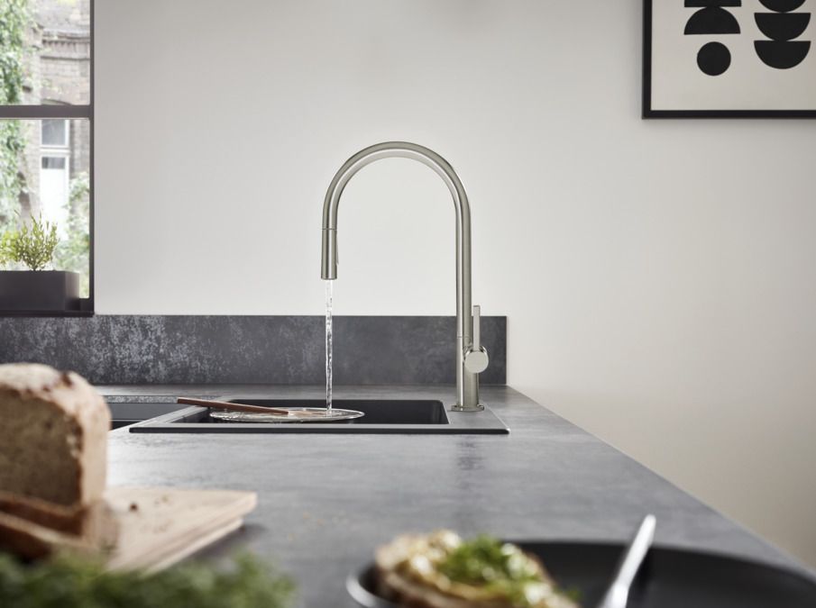 Кухонный смеситель однорычажный с вытяжным душем Hansgrohe Talis M54 72800800 цвет сталь
