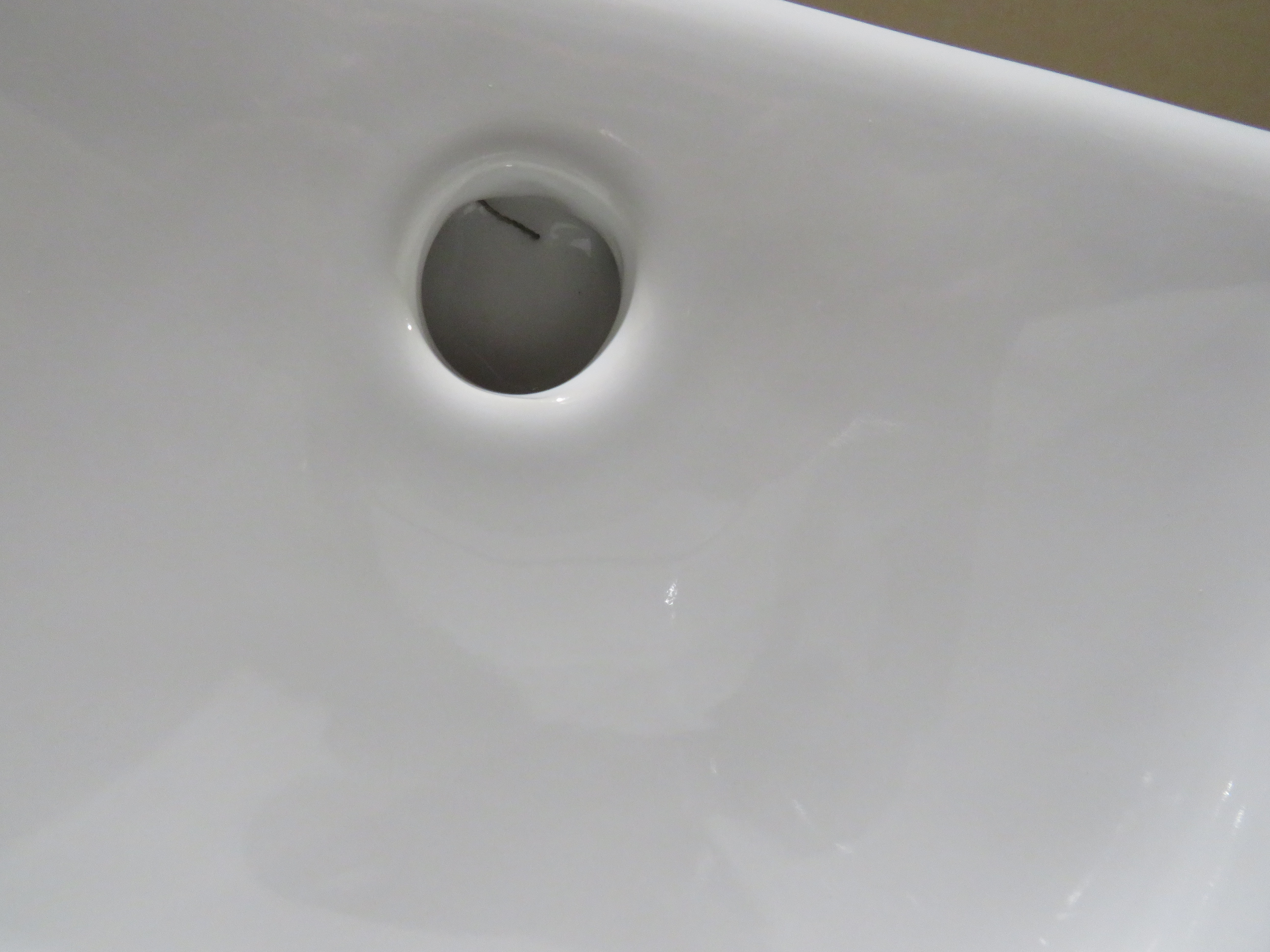 УЦЕНКА. Биде подвесное GSI NUBES   9665111_УЦ/5    550 мм х 350 мм, с отверстием под смеситель, без крепежа, цвет Белый глянцевый / Дефект: мелкая неровность керамики