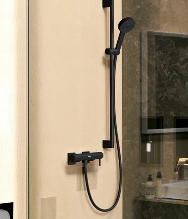 Однорычажный смеситель для душа наружного монтажа HANSGROHE Tecturis E 71764670 цвет Чёрный матовый