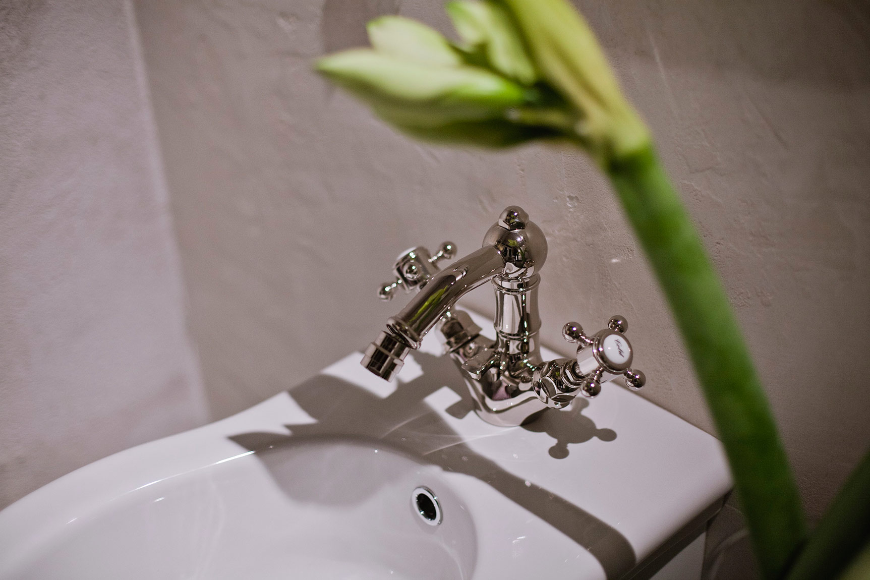 Смеситель двухвентильный для раковины NICOLAZZI TRADIZIONALE 1432CR18 с вентилями DAMES ANGLAISES, хром