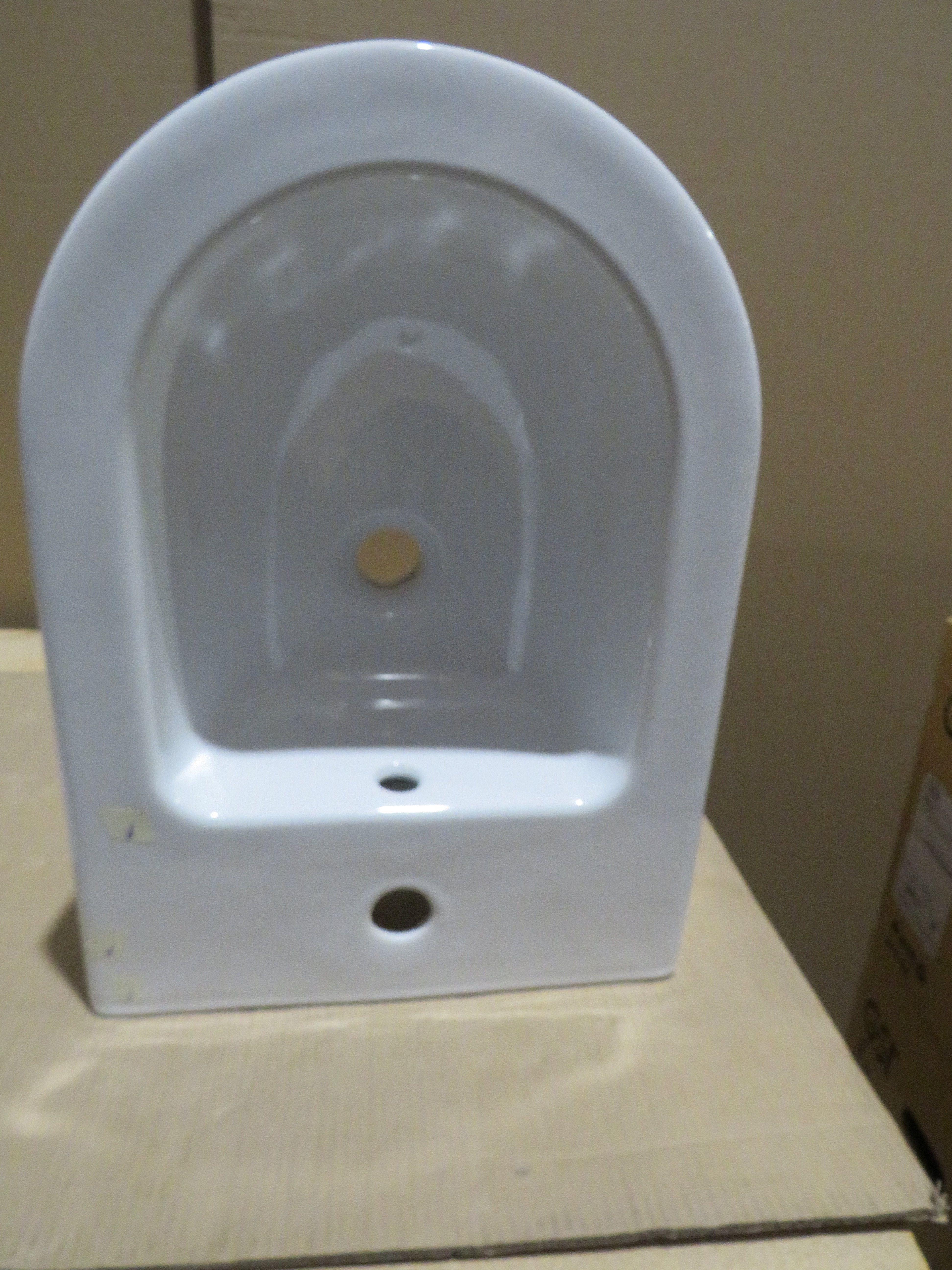 УЦЕНКА. Биде подвесное GSI PURA   8864111_УЦ/5     500 мм х 360 мм, с отверстием под смеситель, с переливом, без крепежа FISR2, белый глянцевый /Дефект: черные точки в эмали.