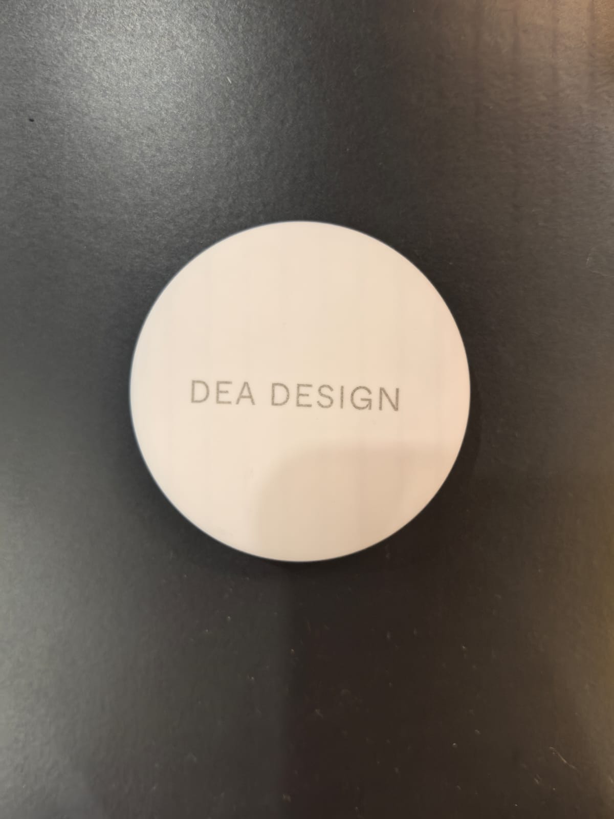 Крышка донного клапана для раковины DEA DESIGN  DD4230 18  из искусственного камня Solid Suface, цвет белый матовый White 18