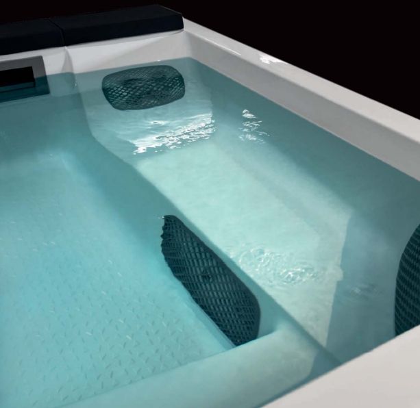 Бассейн с гидромассажем GRUPPO TREESSE QUARZ LIGHT POOL PQ2352BN00GR 2350 мм х 2350 мм х 900 мм, с фильтрацией, хромотерапией и дезинфекцией, белый/серый