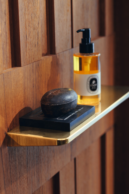 Полка для душа AXOR Universal Circular 42844000 Хром