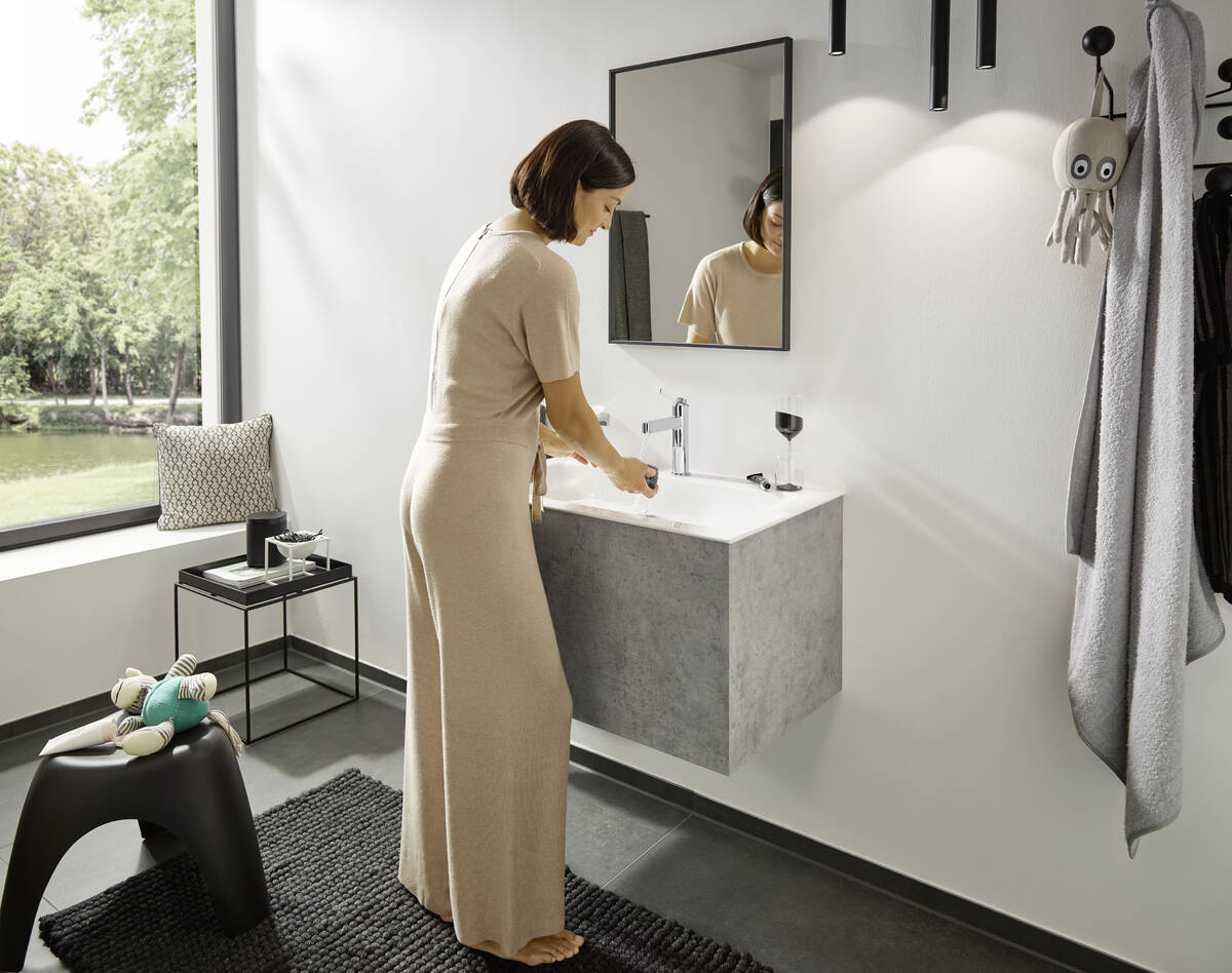 Смеситель для раковины HANSGROHE Finoris 76020670 110 мм, со сливным клапаном, чёрный матовый