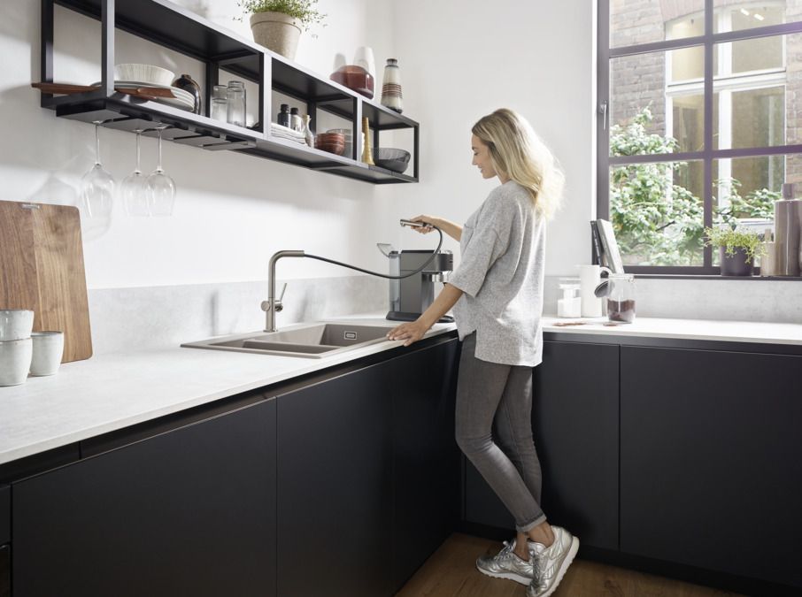Кухонный смеситель однорычажный с вытяжным изливом Hansgrohe Talis М54 72809800 цвет сталь